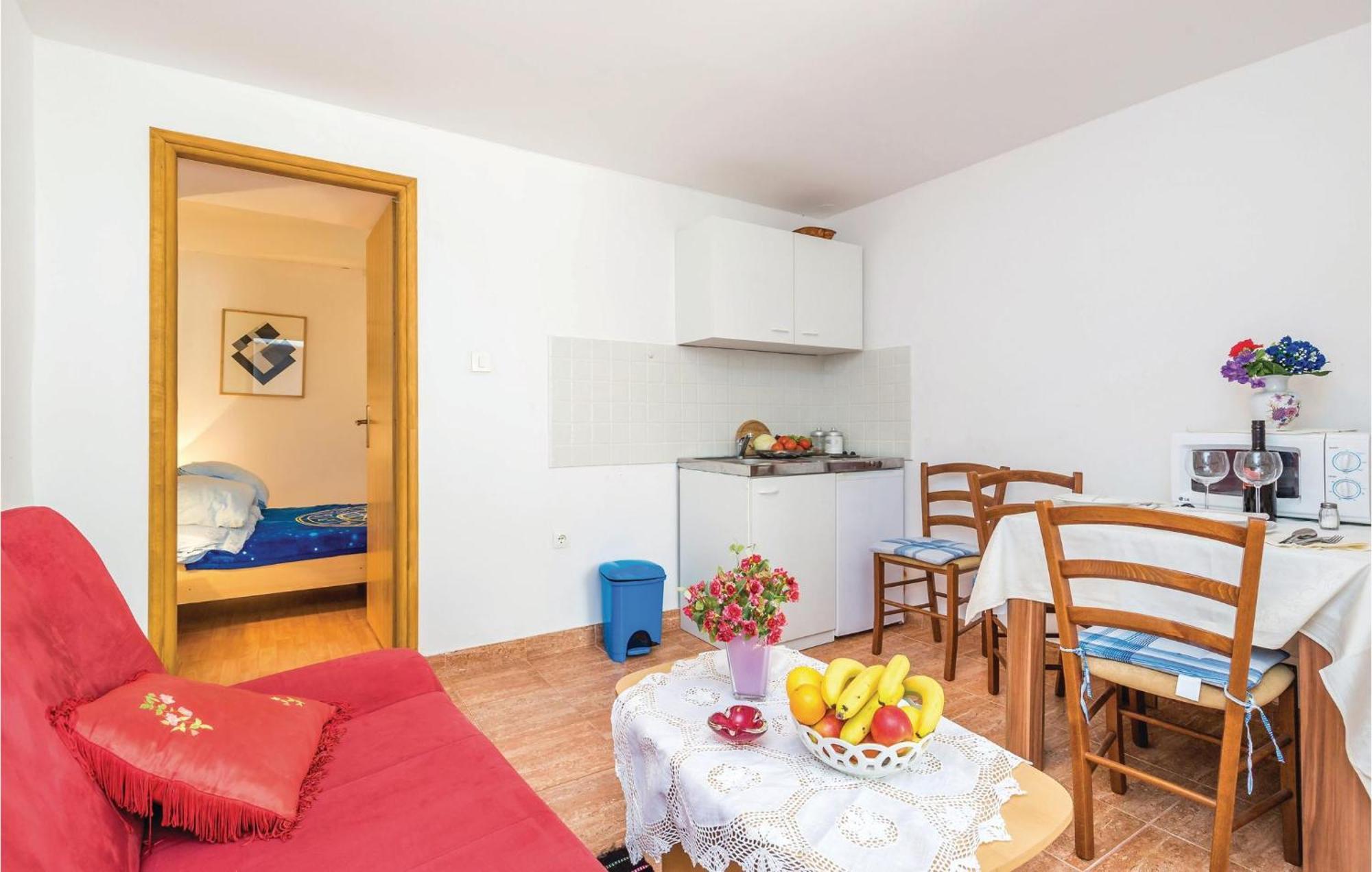 1 Bedroom Nice Apartment In Senj Zengg Kültér fotó